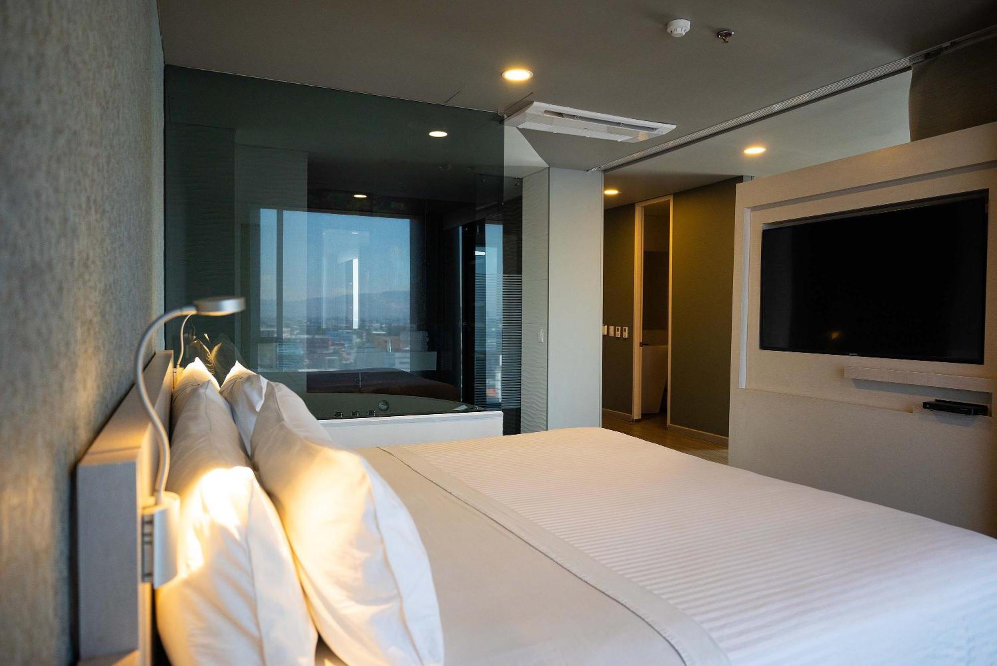 Hotel Black Tower Premium بوغوتا المظهر الخارجي الصورة